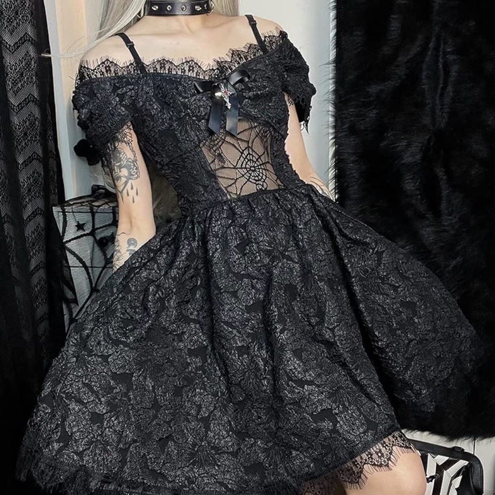 Elegant Black Lace Goth Dress - Picture 2 of 12